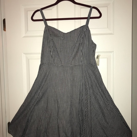 Gingham pattern sleeveless dress - Picture 2 of 4